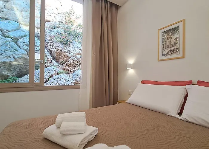 Mare E Mura تْشيفالو