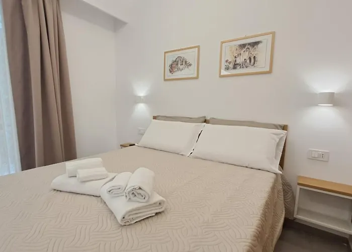 Mare E Mura تْشيفالو