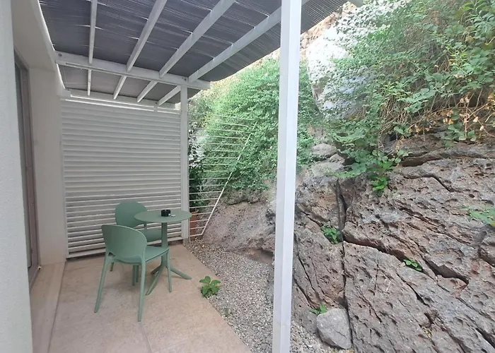 Mare E Mura * تْشيفالو