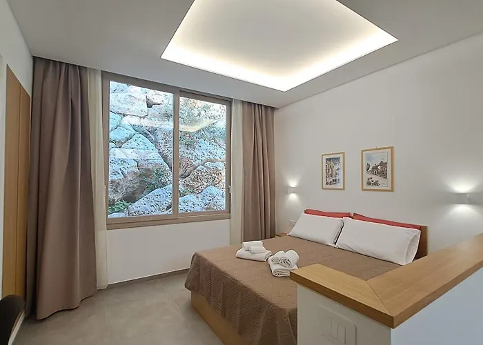 Mare E Mura * تْشيفالو